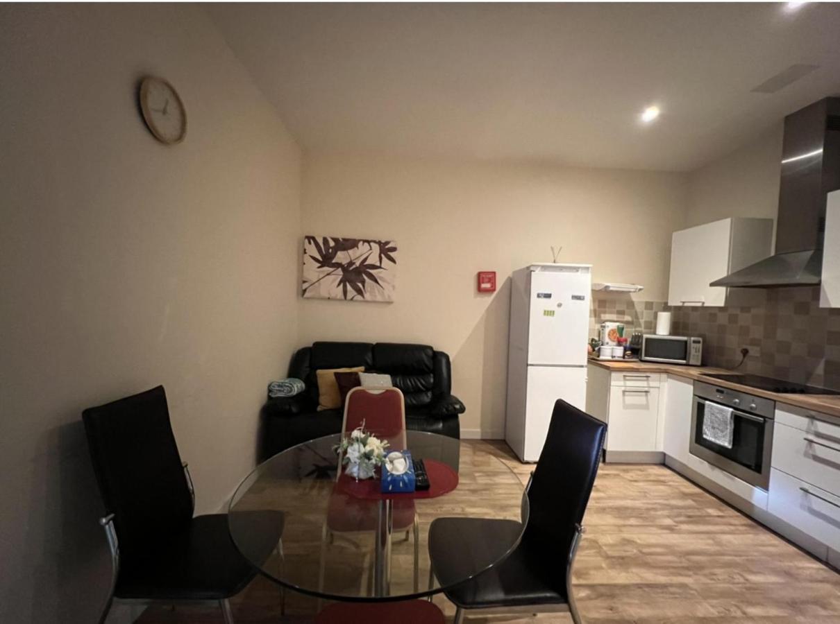 Aberdeen Stay Central 2-Bedrooms Apt-No Party المظهر الخارجي الصورة