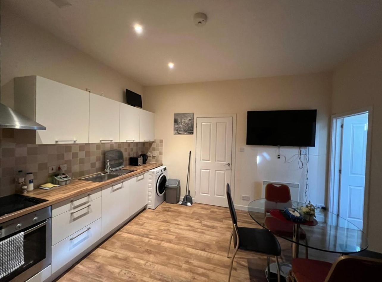 Aberdeen Stay Central 2-Bedrooms Apt-No Party المظهر الخارجي الصورة